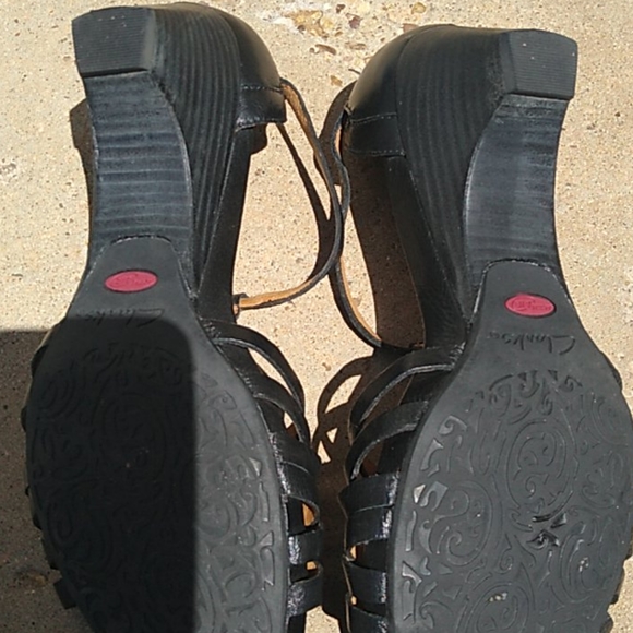 CLARKS Artisan Sandals - Picture 7 of 7